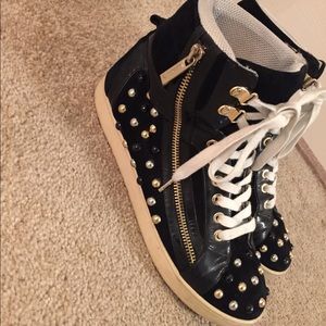 Leather sneakers with silver/gold studs